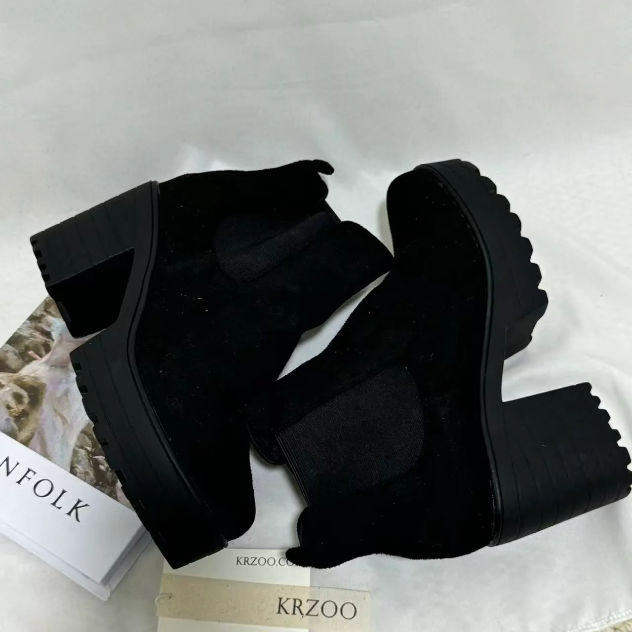 British-Style Platform Round-Toe Ankle Boots - Image 2
