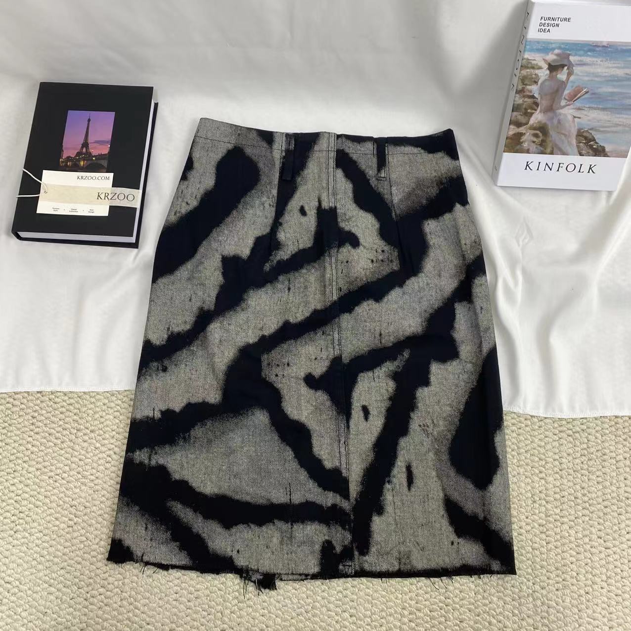 Button-Front Vintage-Style Midi Skirt - Image 2