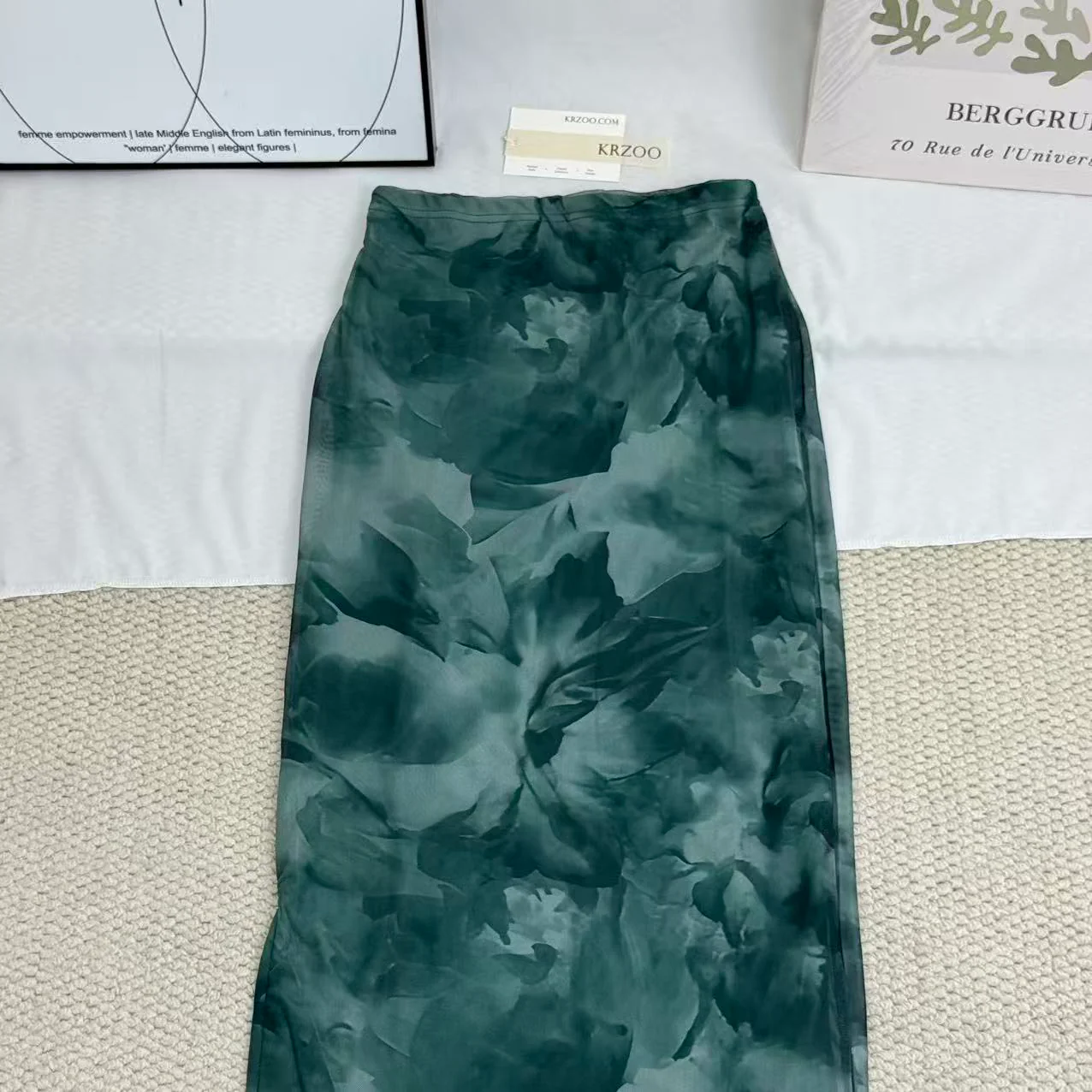 Casual High-Waisted Mesh Slit Skirt - Image 3