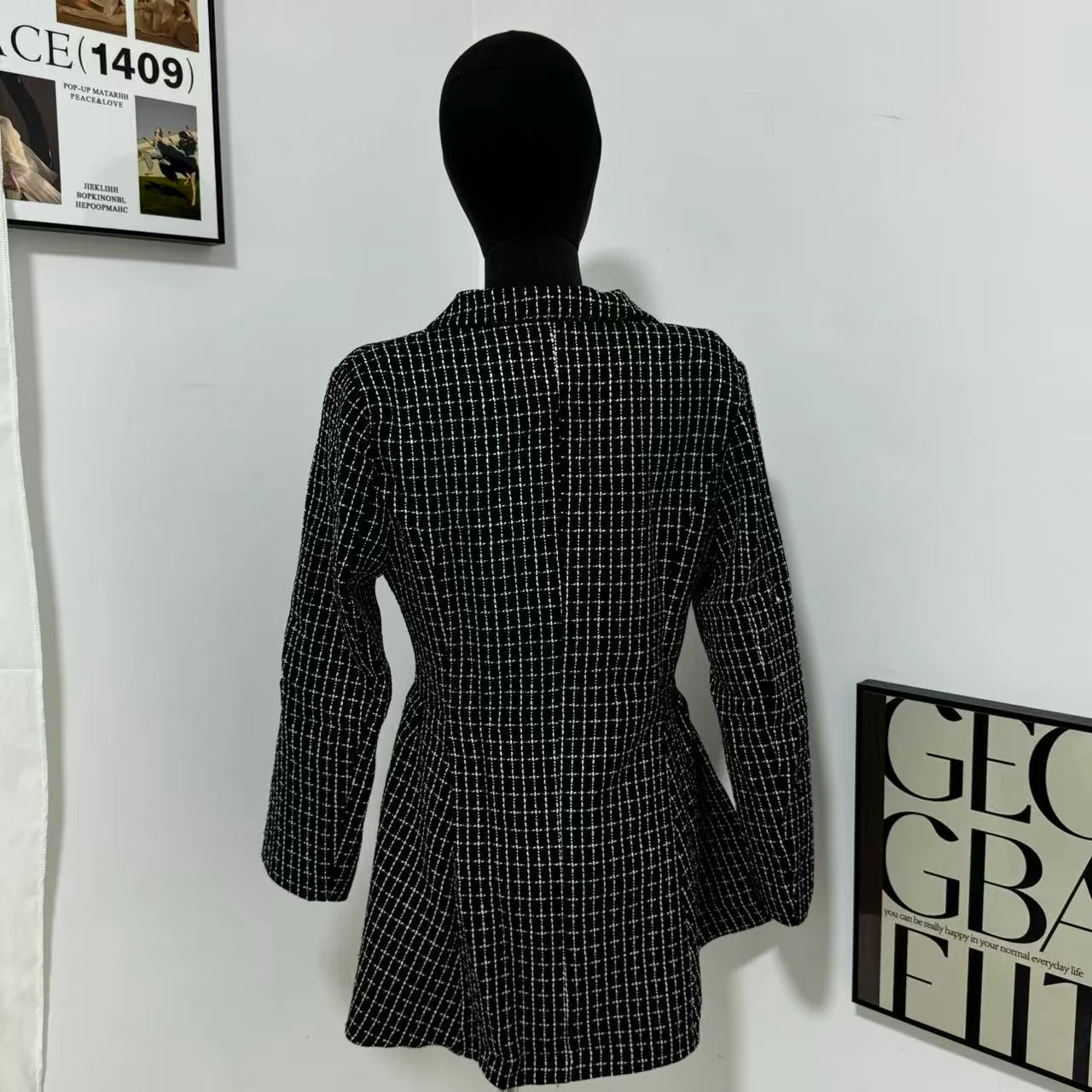 Chanel-Style Double-Breasted Wool Coat - Image 2