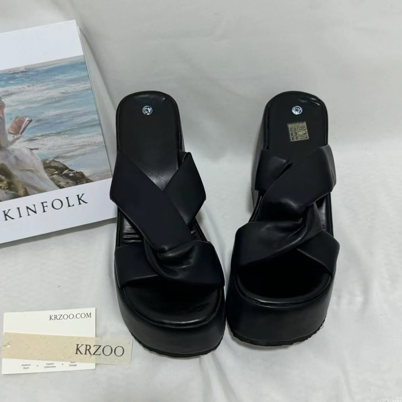 Color-Blocking Platform Slides