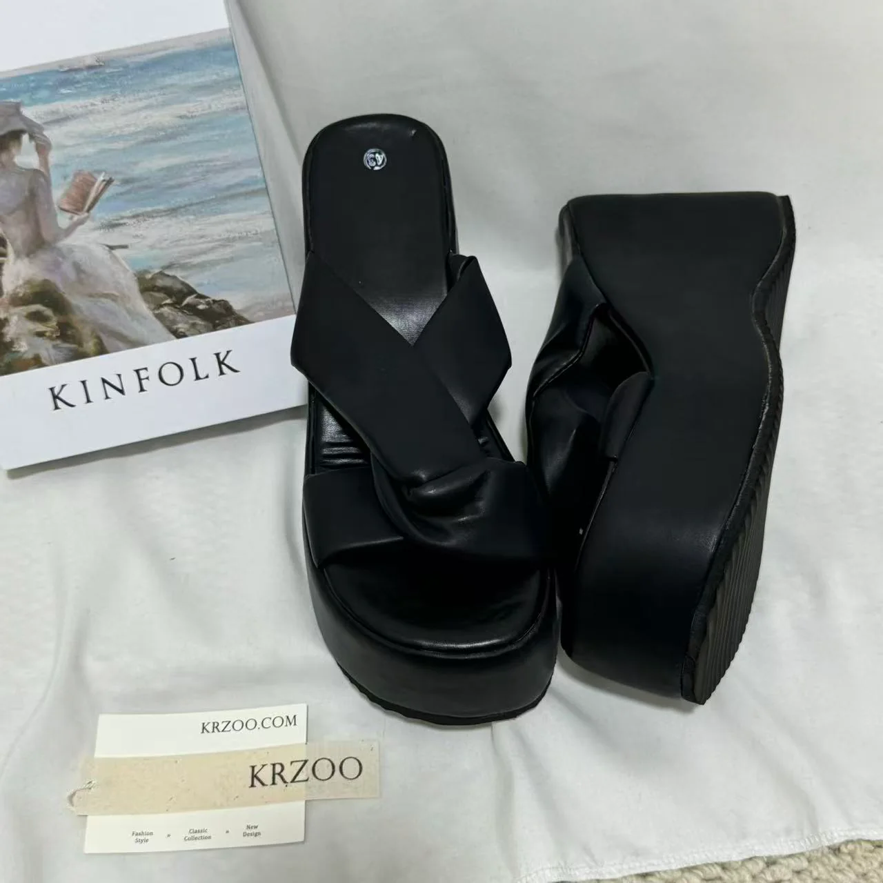 Color-Blocking Platform Slides - Image 2
