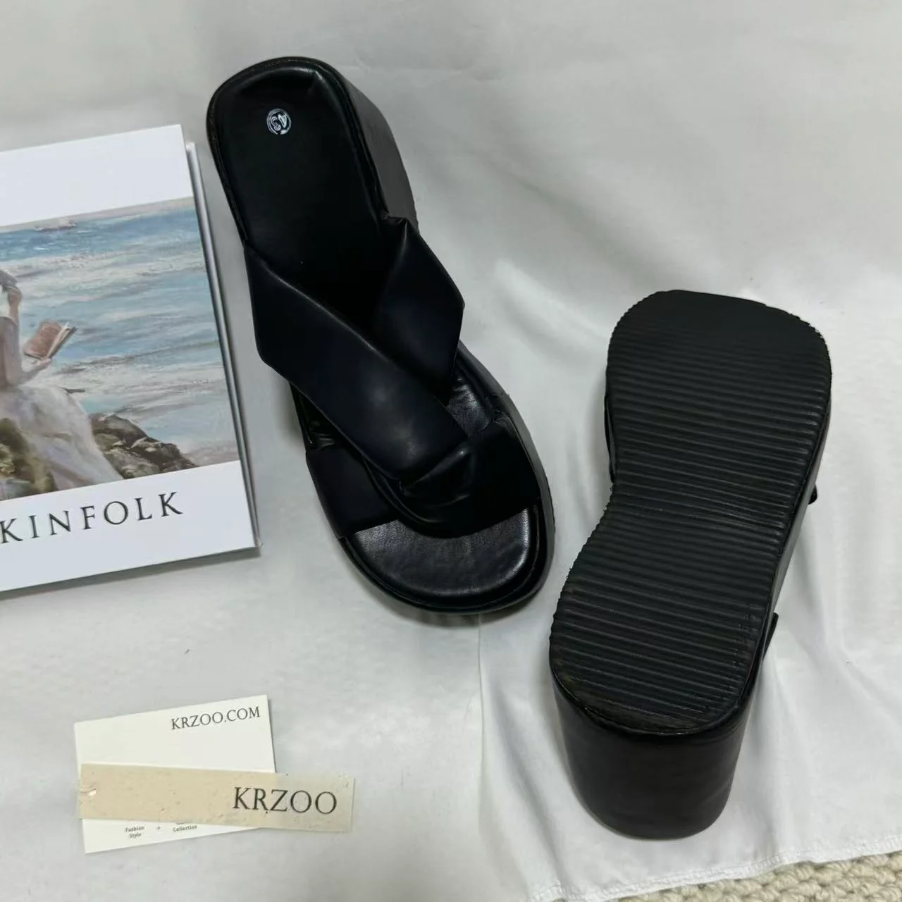 Color-Blocking Platform Slides - Image 3