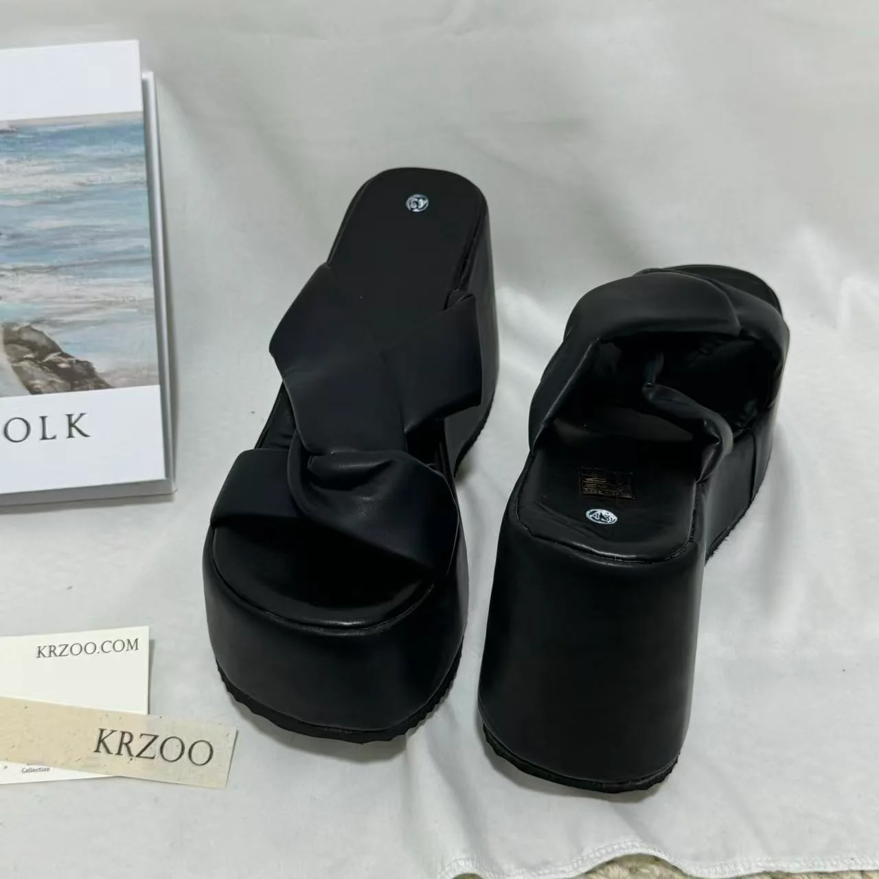 Color-Blocking Platform Slides - Image 4