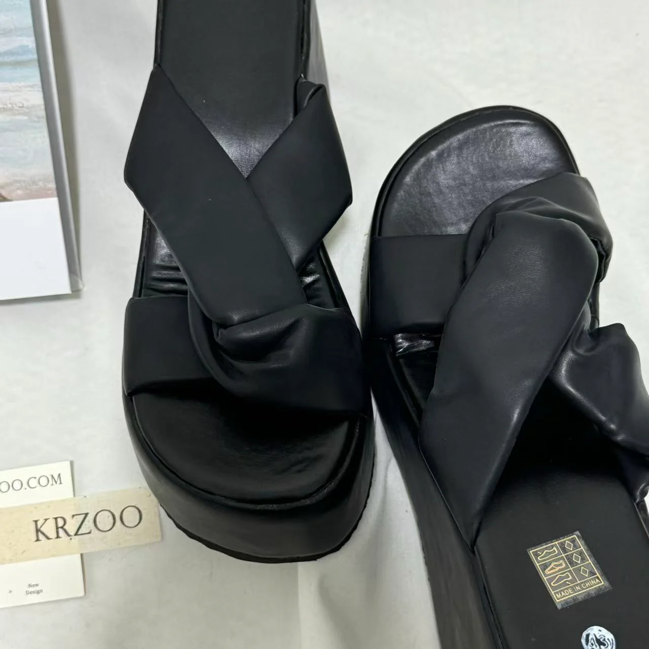 Color-Blocking Platform Slides - Image 6