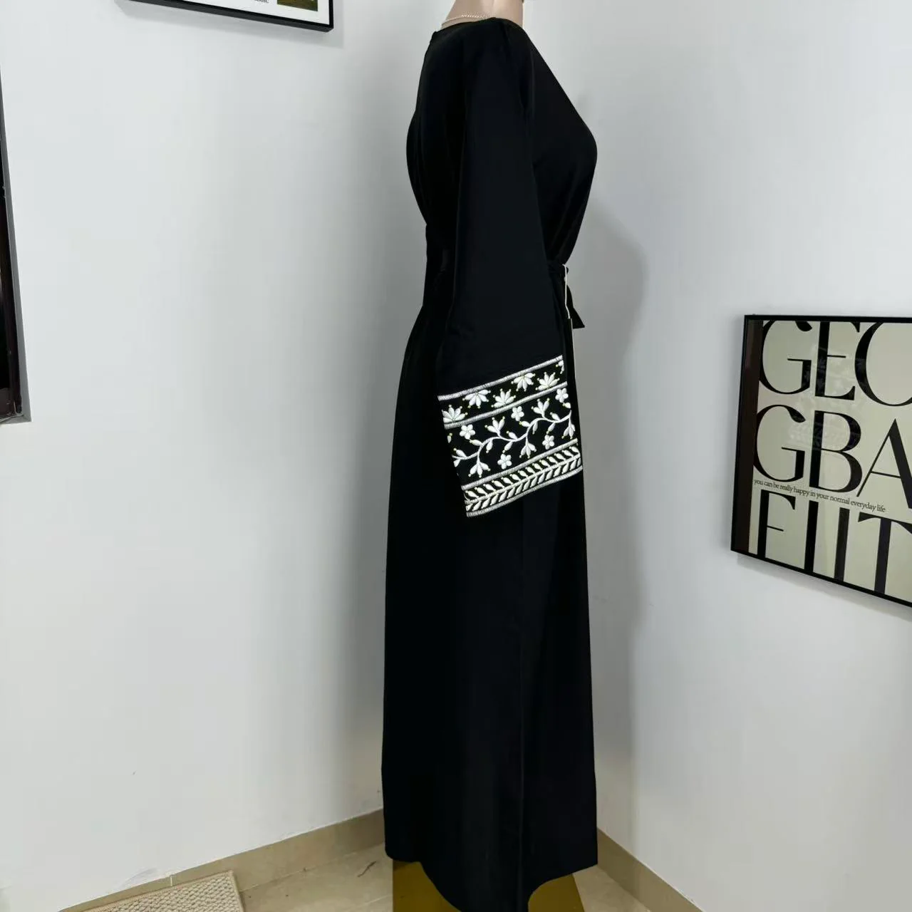 Cotton-Linen Embroidered Closed-Style Robe - Image 2