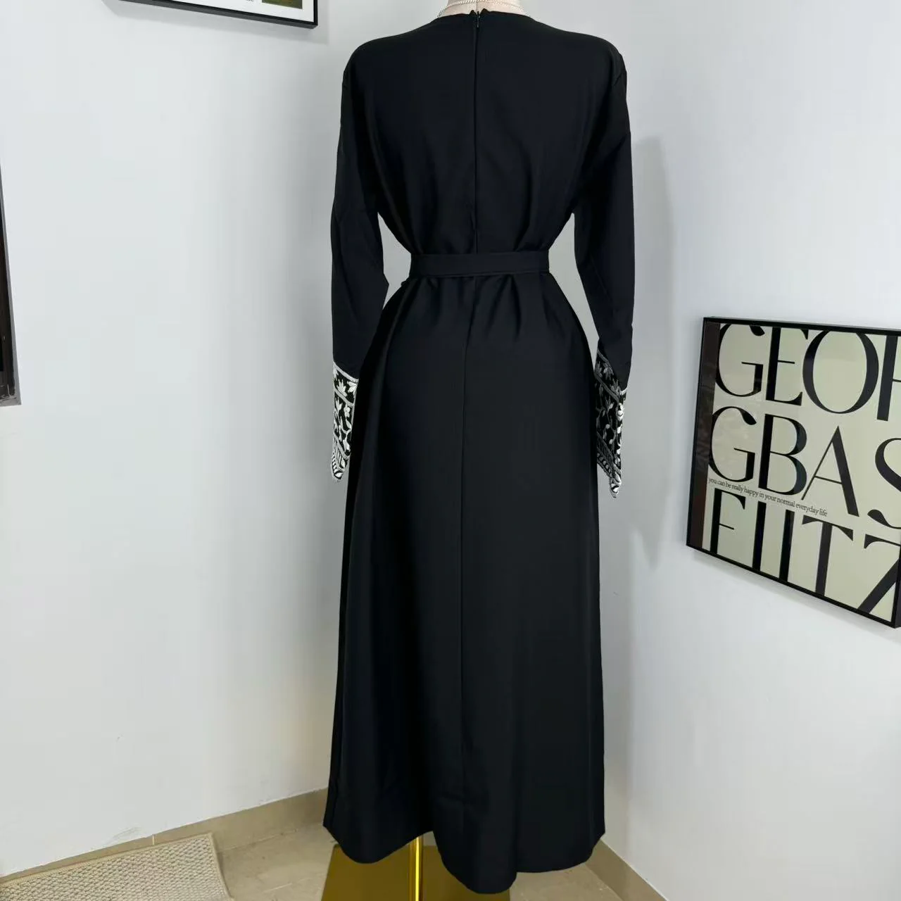 Cotton-Linen Embroidered Closed-Style Robe - Image 3