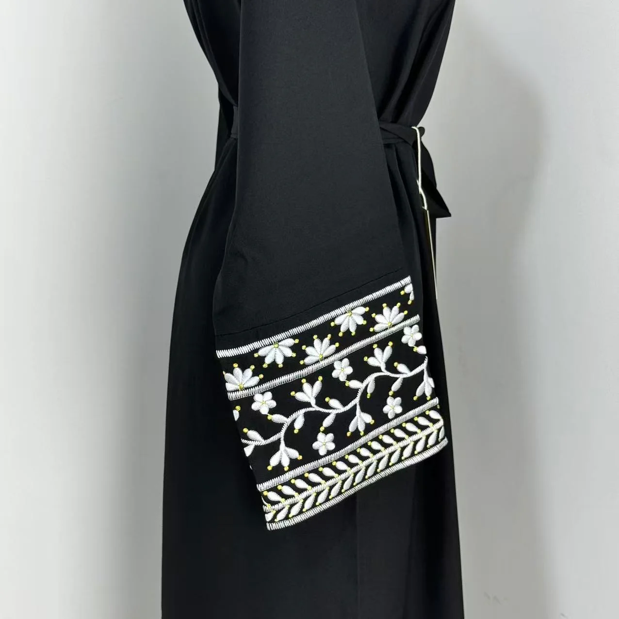 Cotton-Linen Embroidered Closed-Style Robe - Image 5