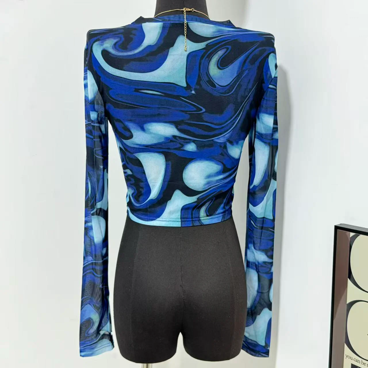 Crew Neck Pullover Printed Crop Top - Image 3