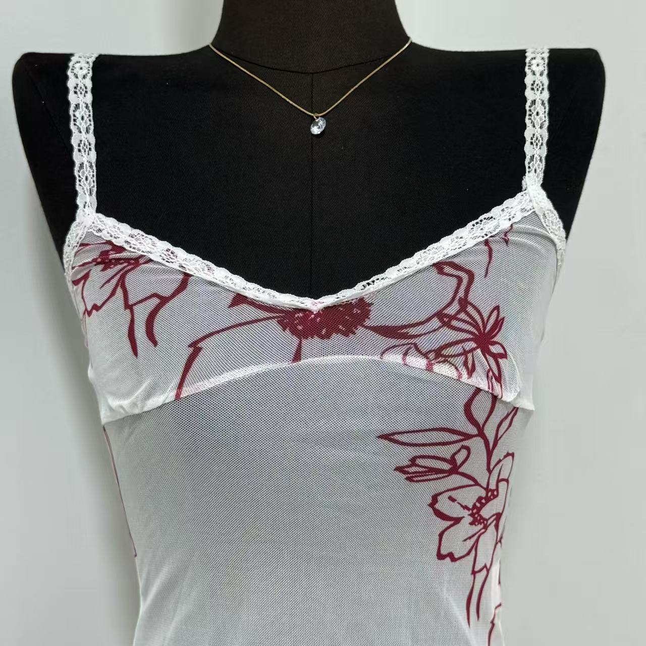 Cropped Lace Undershirt - Image 4