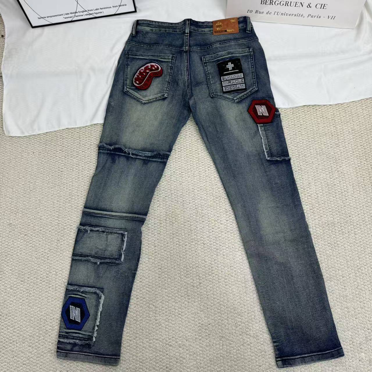 Distressed Vintage-Style Jeans - Image 2