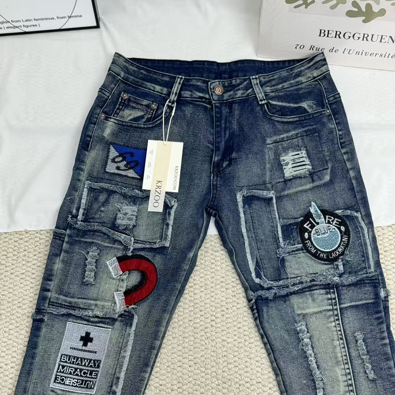 Distressed Vintage-Style Jeans - Image 4