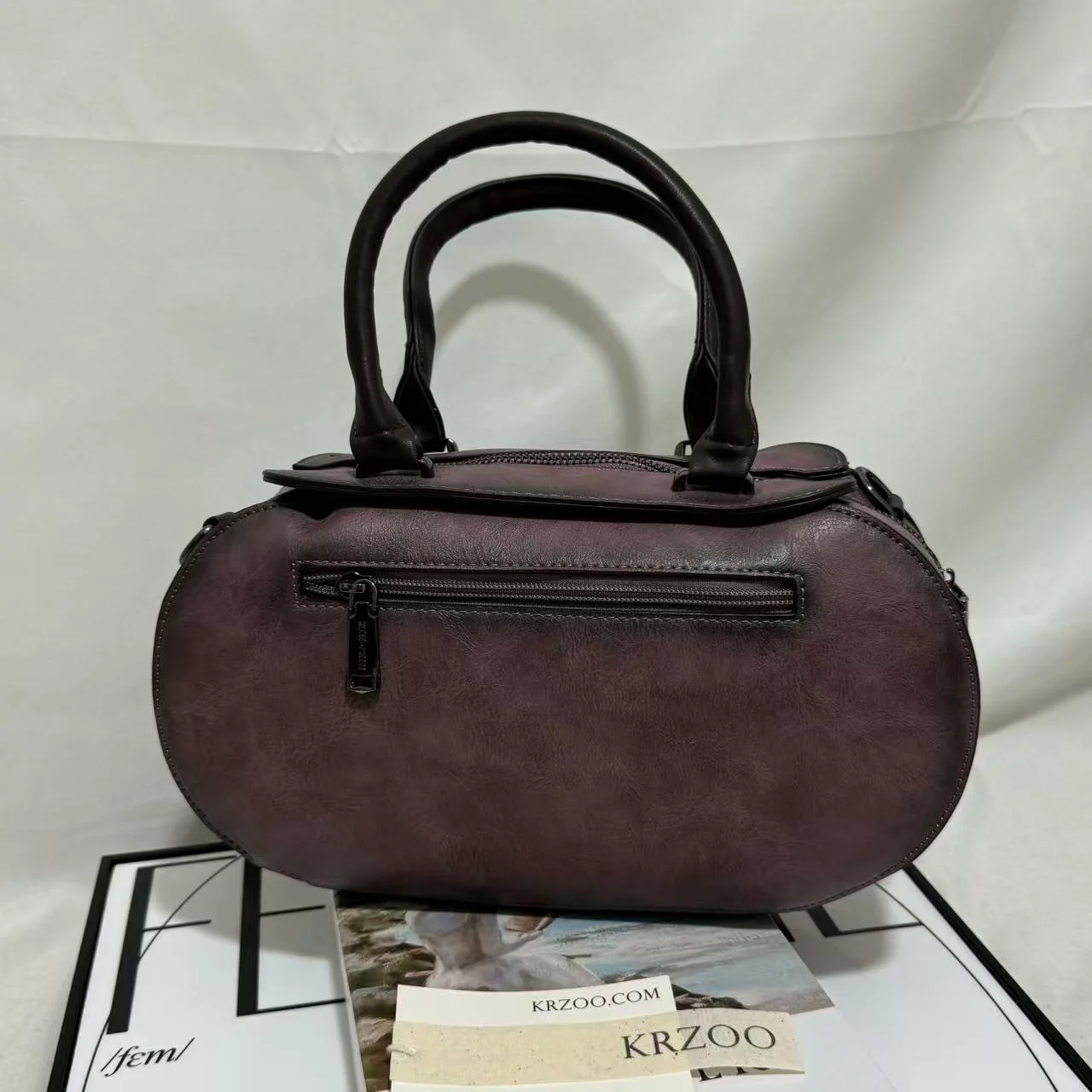Elegant Retro Cylindrical Bag - Image 3