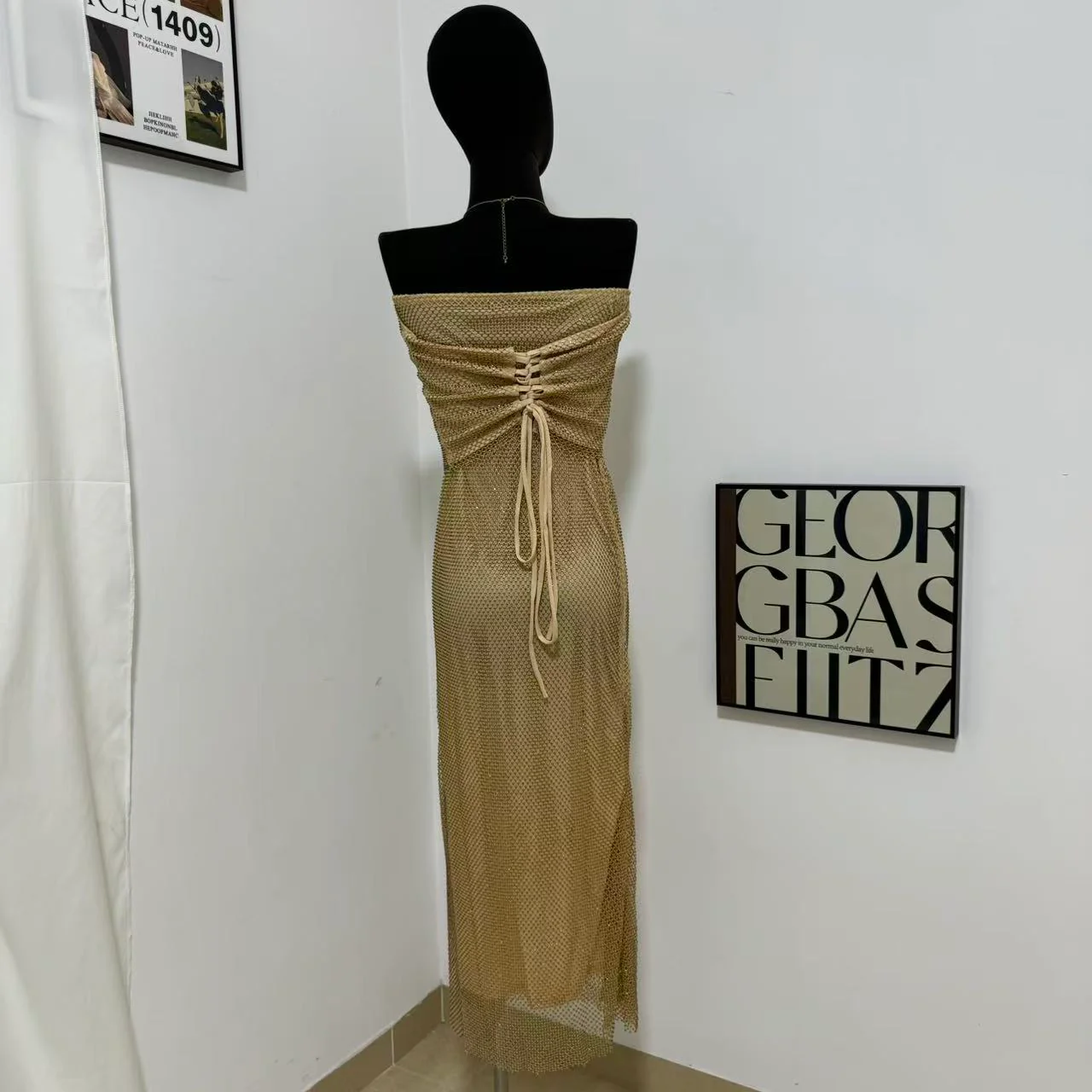 Halter-Neck Slim-Fit Sleeveless Gown - Image 2