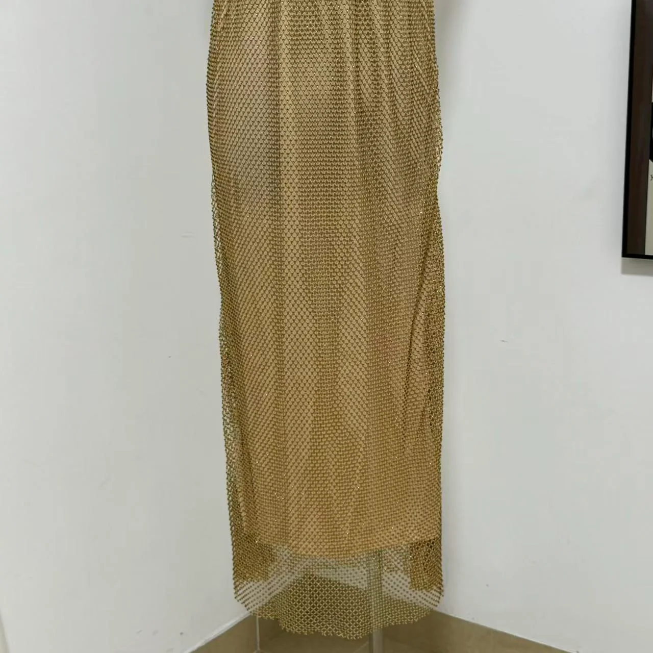 Halter-Neck Slim-Fit Sleeveless Gown - Image 3