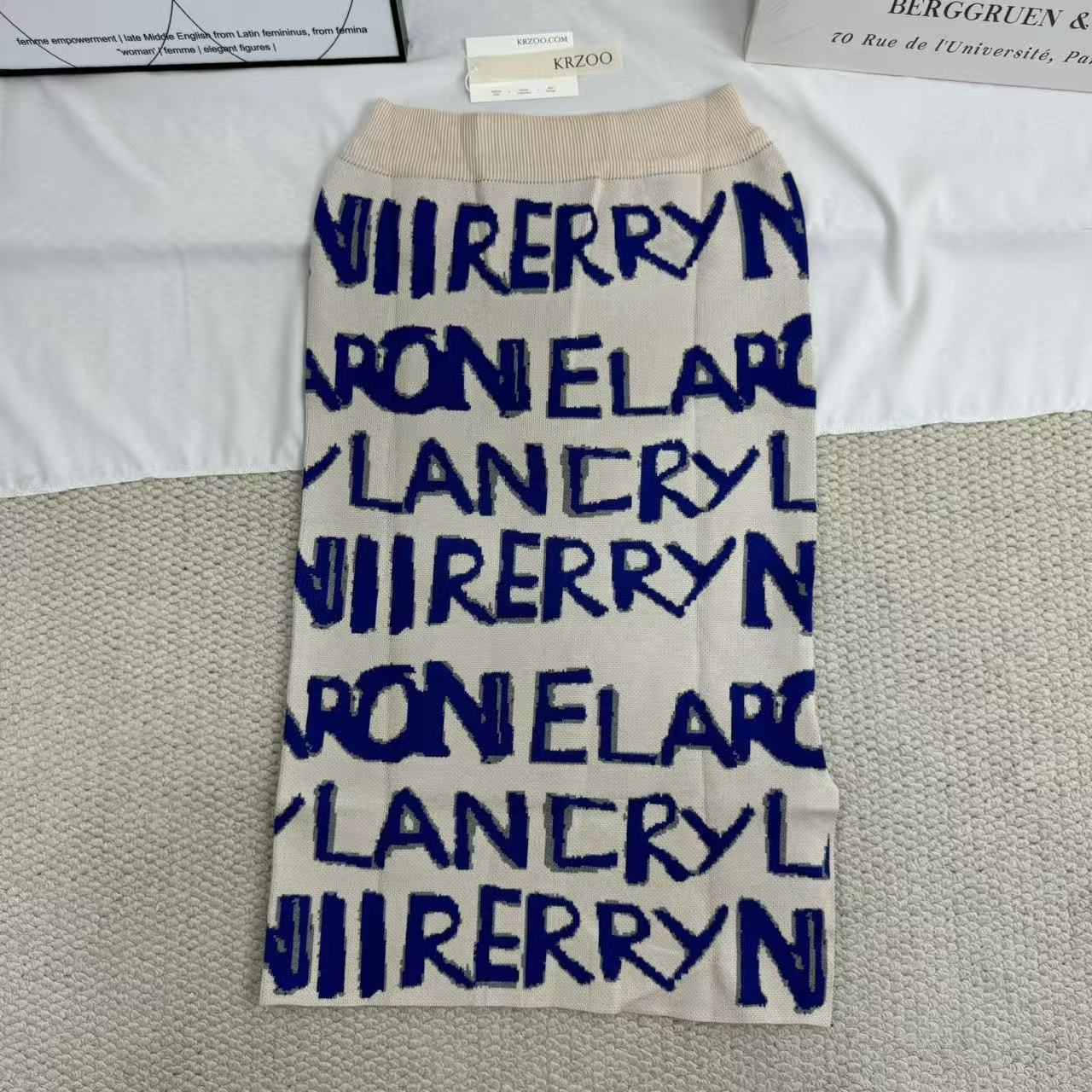 Knitted Side-Slit Skirt with Lettering