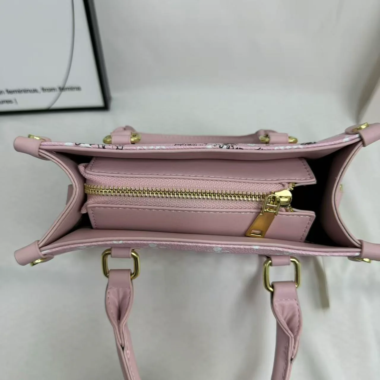 Large-Capacity Printed Shoulder Bag - Image 4