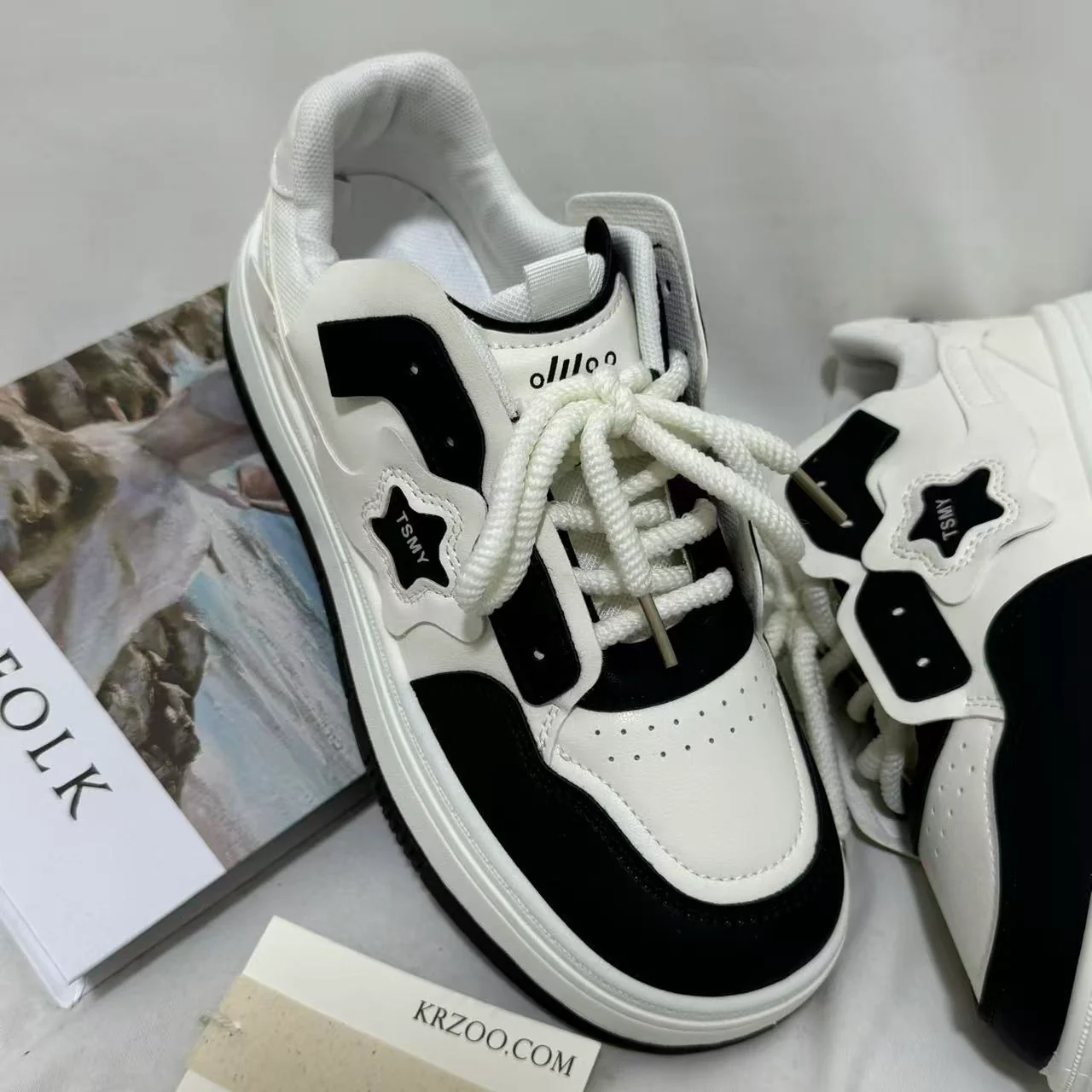 Lightweight Thick-Soled Casual Sneakers - Image 5