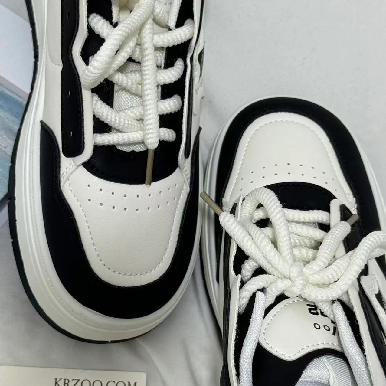 Lightweight Thick-Soled Casual Sneakers - Image 6