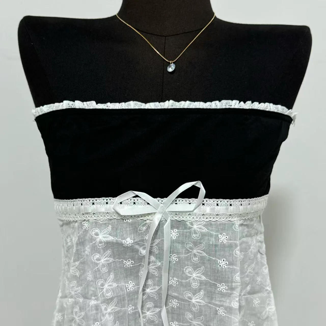 Off-the-Shoulder Slim-Fit Cropped Tank Top - Image 4