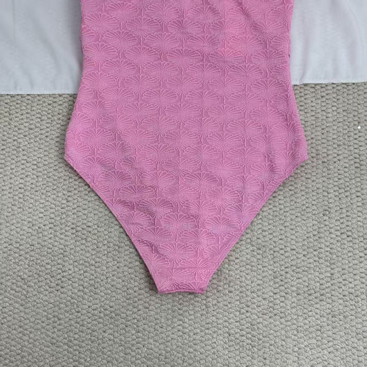 One-Piece Swimsuit With Adjustable Straps - Image 7
