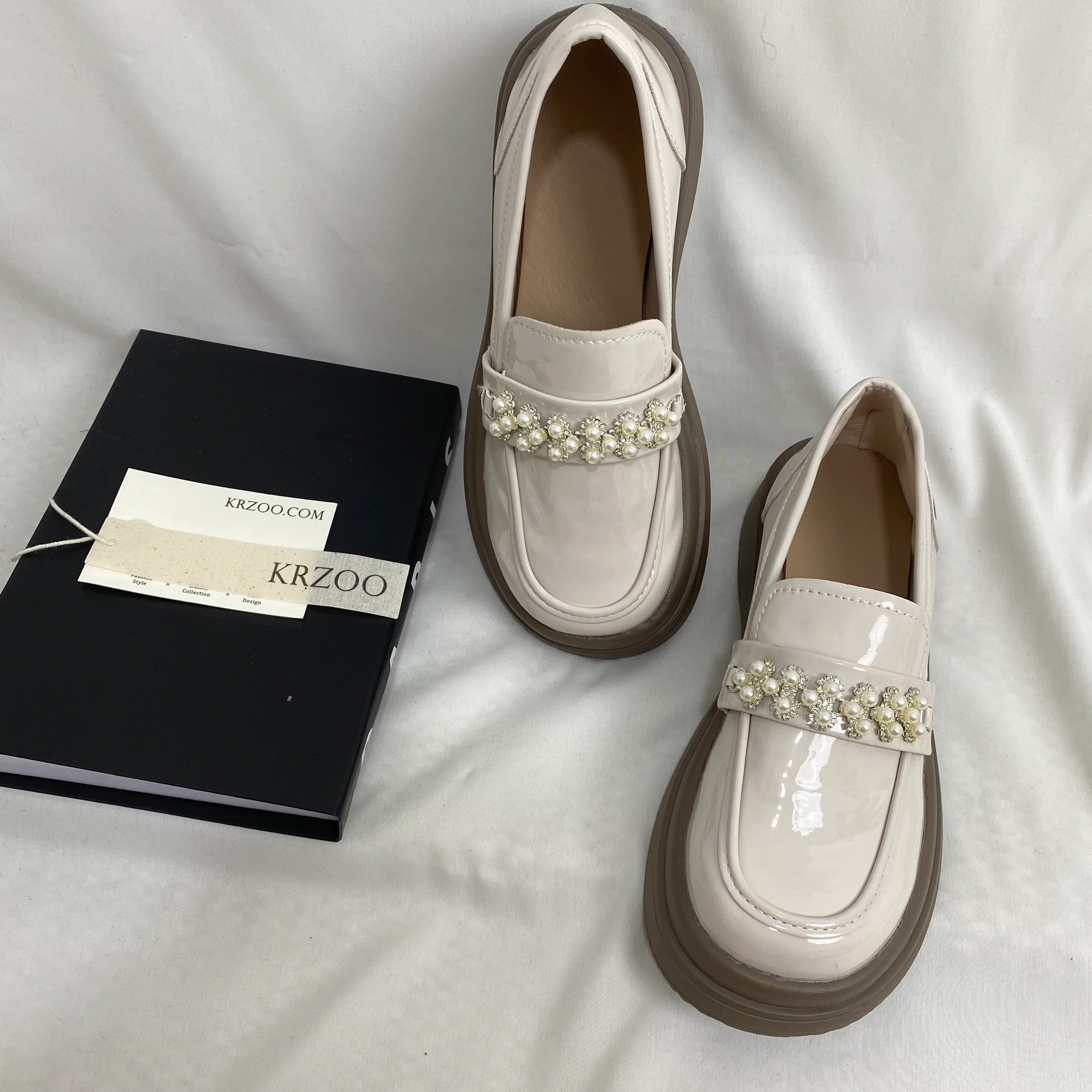 Pearl-Embellished Leather Shoes - Image 2