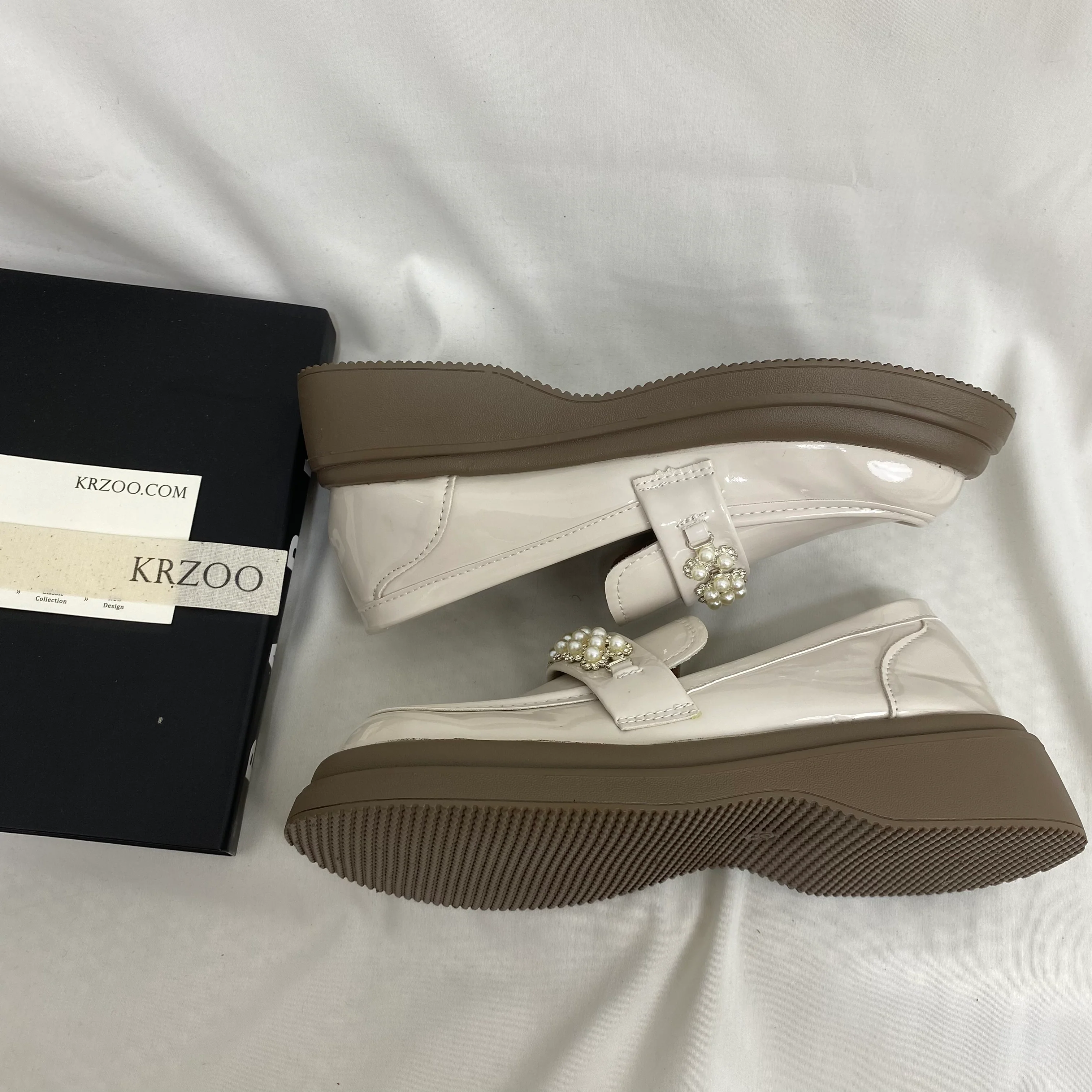 Pearl-Embellished Leather Shoes - Image 3