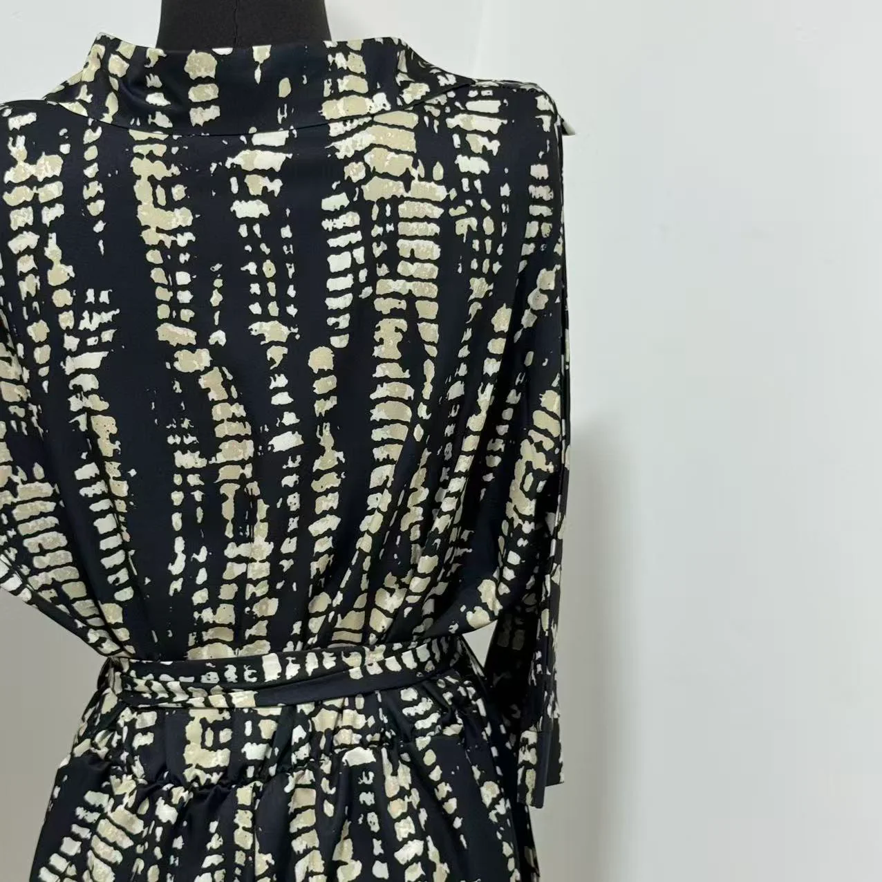 Printed Loose-Fit Satin Wide-Leg Jumpsuit - Image 4