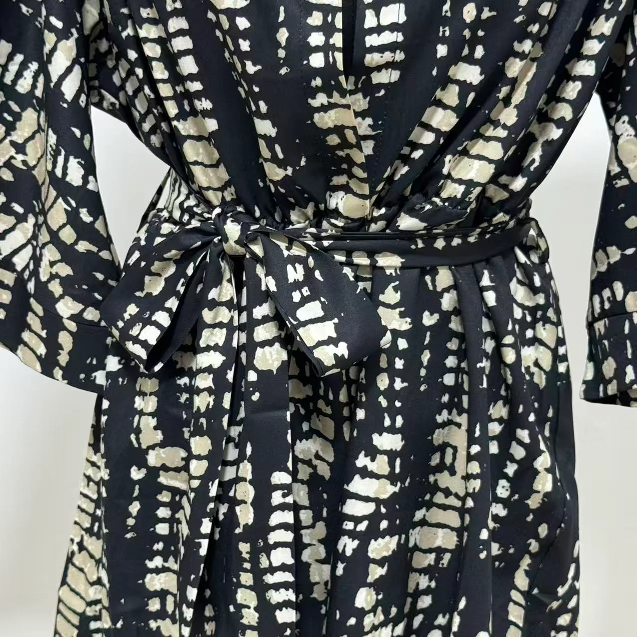 Printed Loose-Fit Satin Wide-Leg Jumpsuit - Image 5