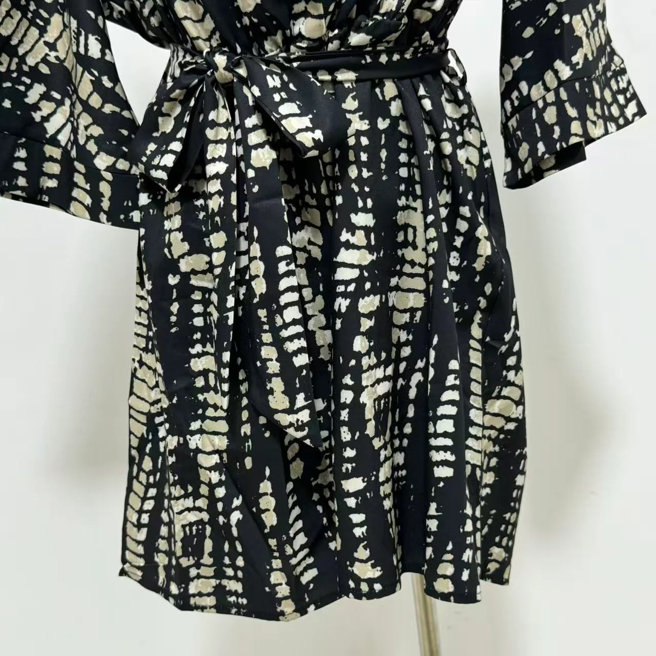 Printed Loose-Fit Satin Wide-Leg Jumpsuit - Image 6