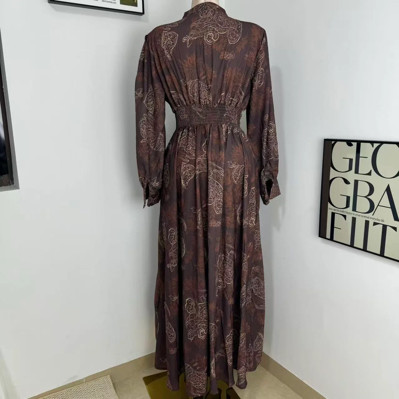 Printed V-Neck Maxi Dress with Puff Sleeves - Image 3