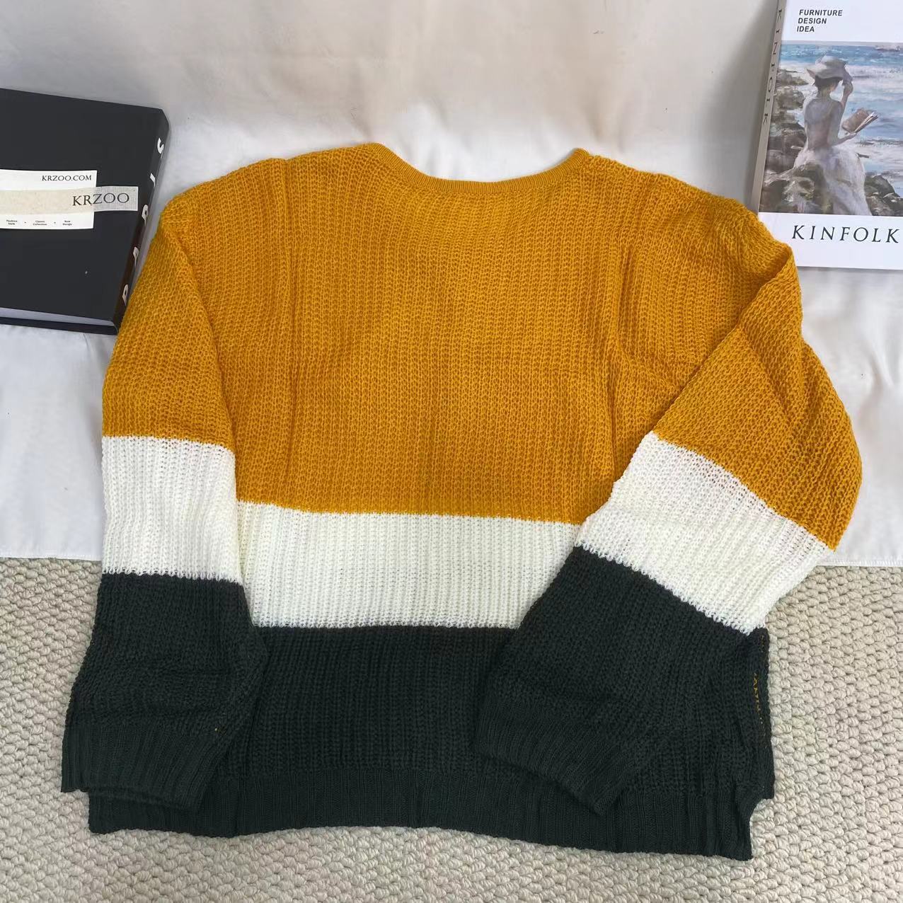 Round-Neck Color-Block Knitted Sweater - Image 3