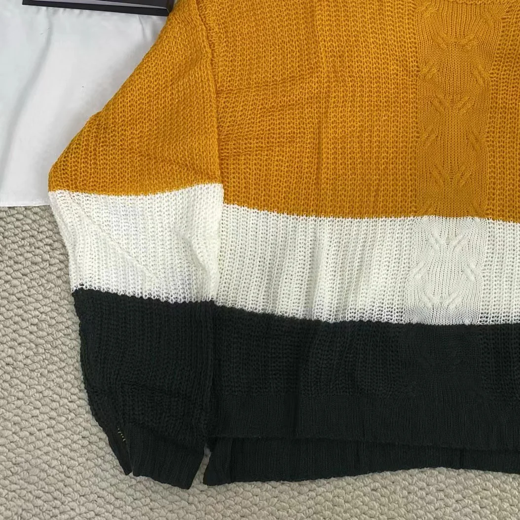 Round-Neck Color-Block Knitted Sweater - Image 4
