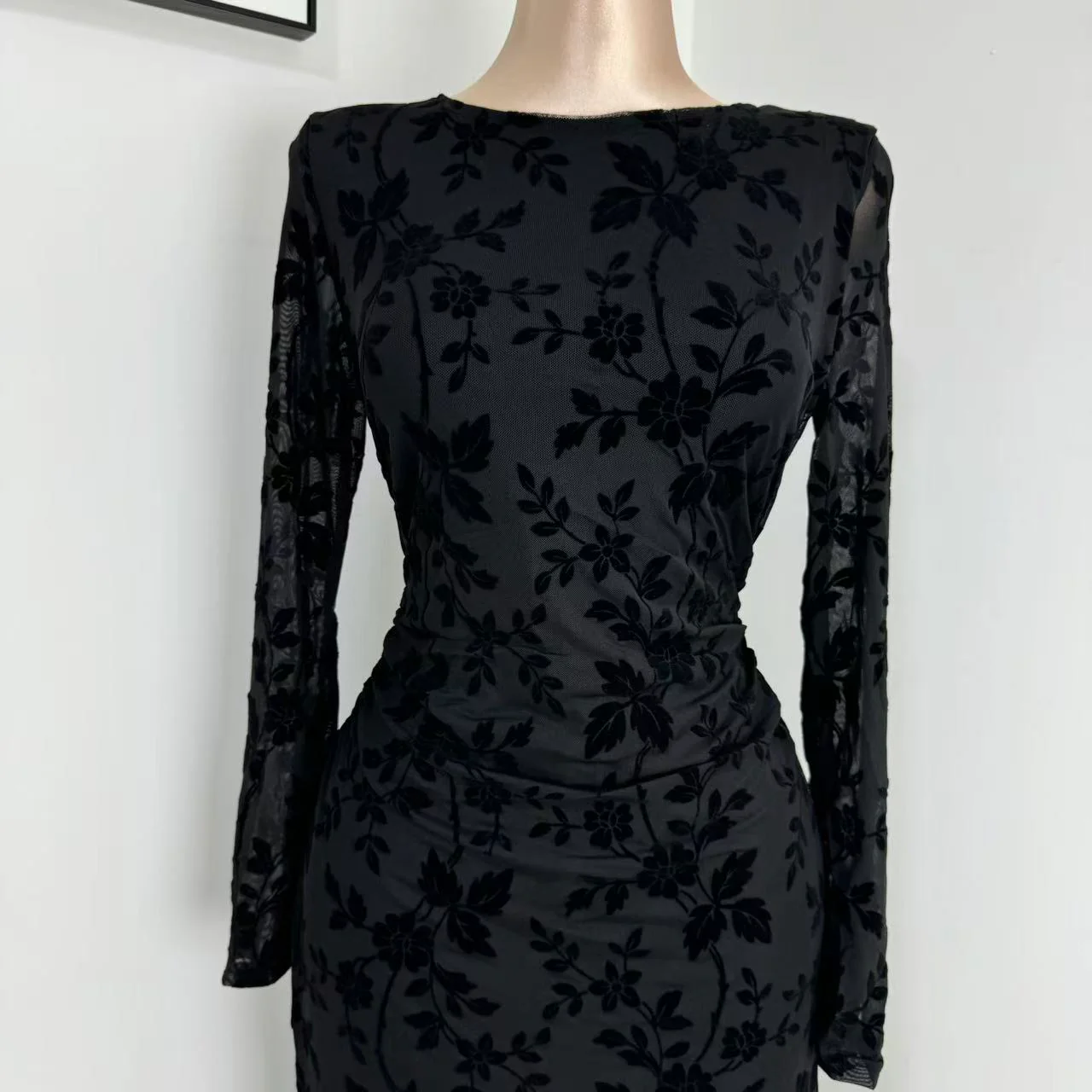 Round-Neck Printed Long-Sleeve Dress - Image 4