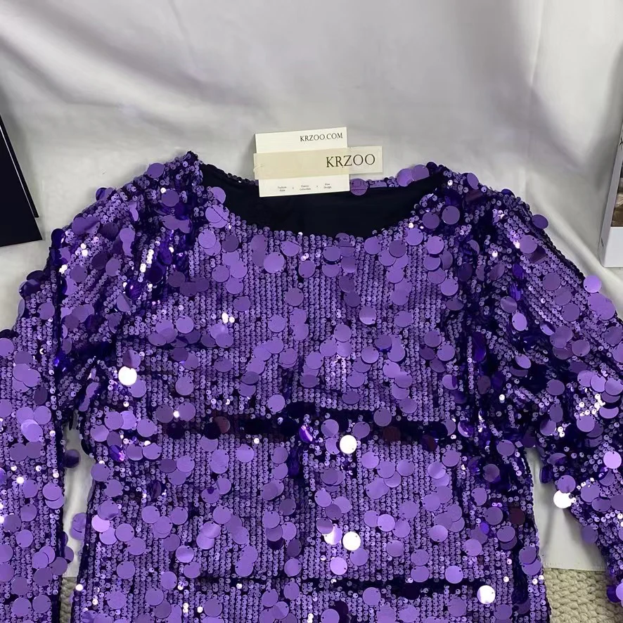 Short Dress With Large Sequins - Image 3