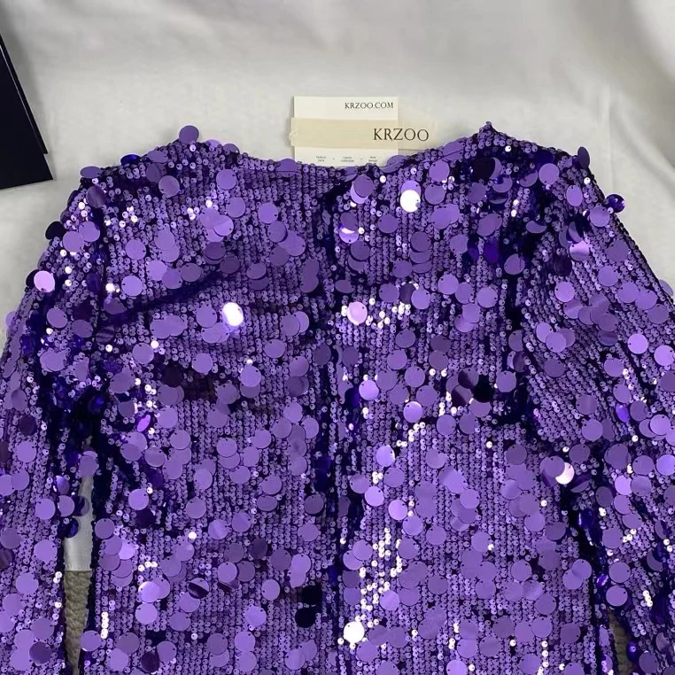 Short Dress With Large Sequins - Image 4