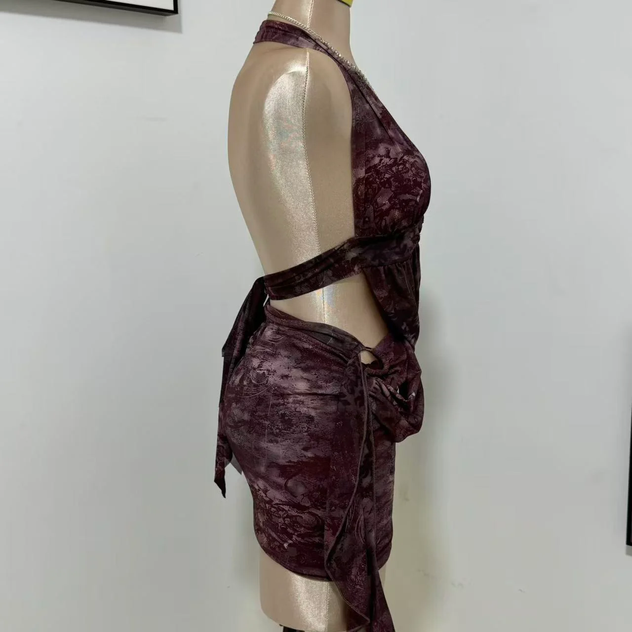 Sleeveless Halter-Neck Backless Bodycon Dress - Image 2