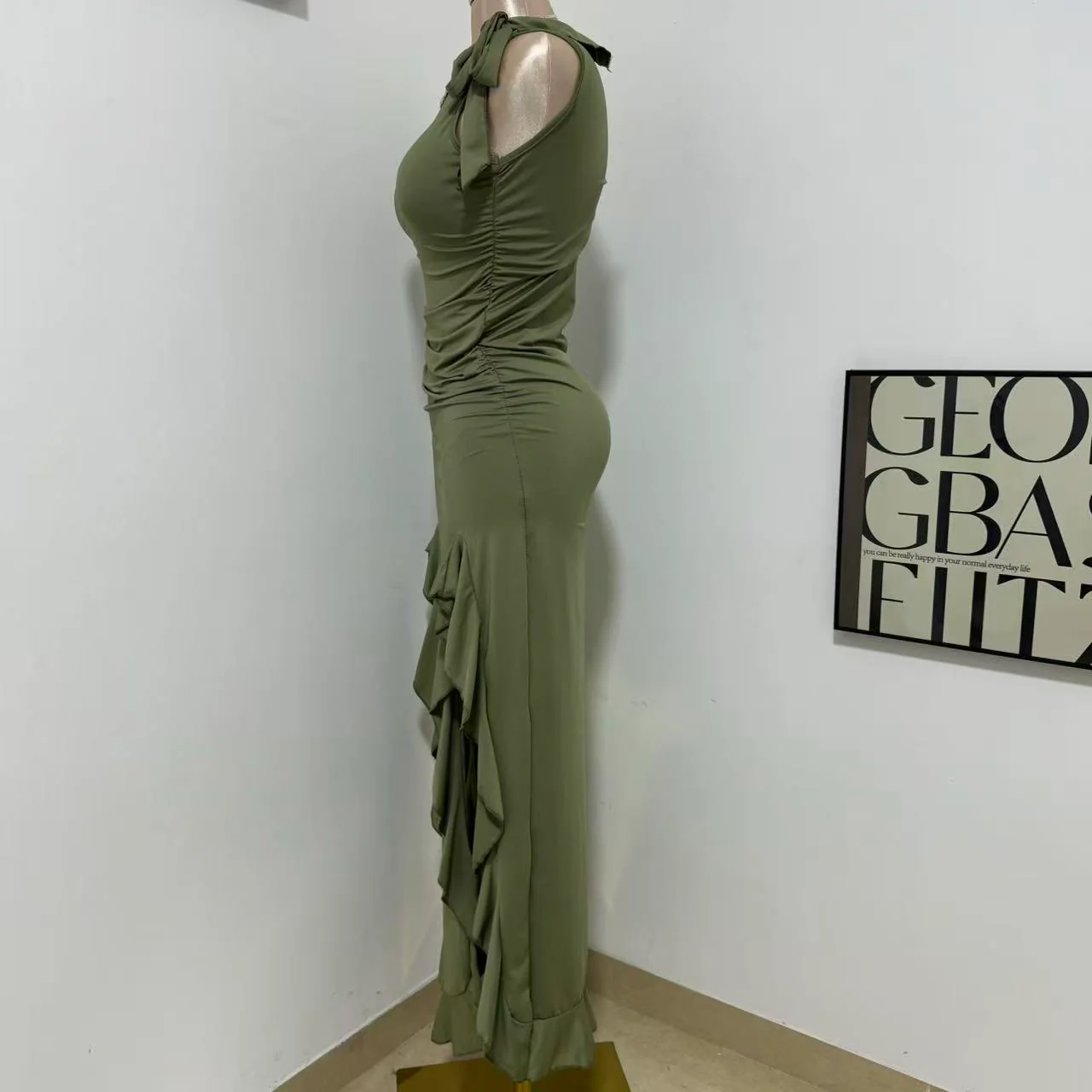Sleeveless Long Round-Neck Dress - Image 2