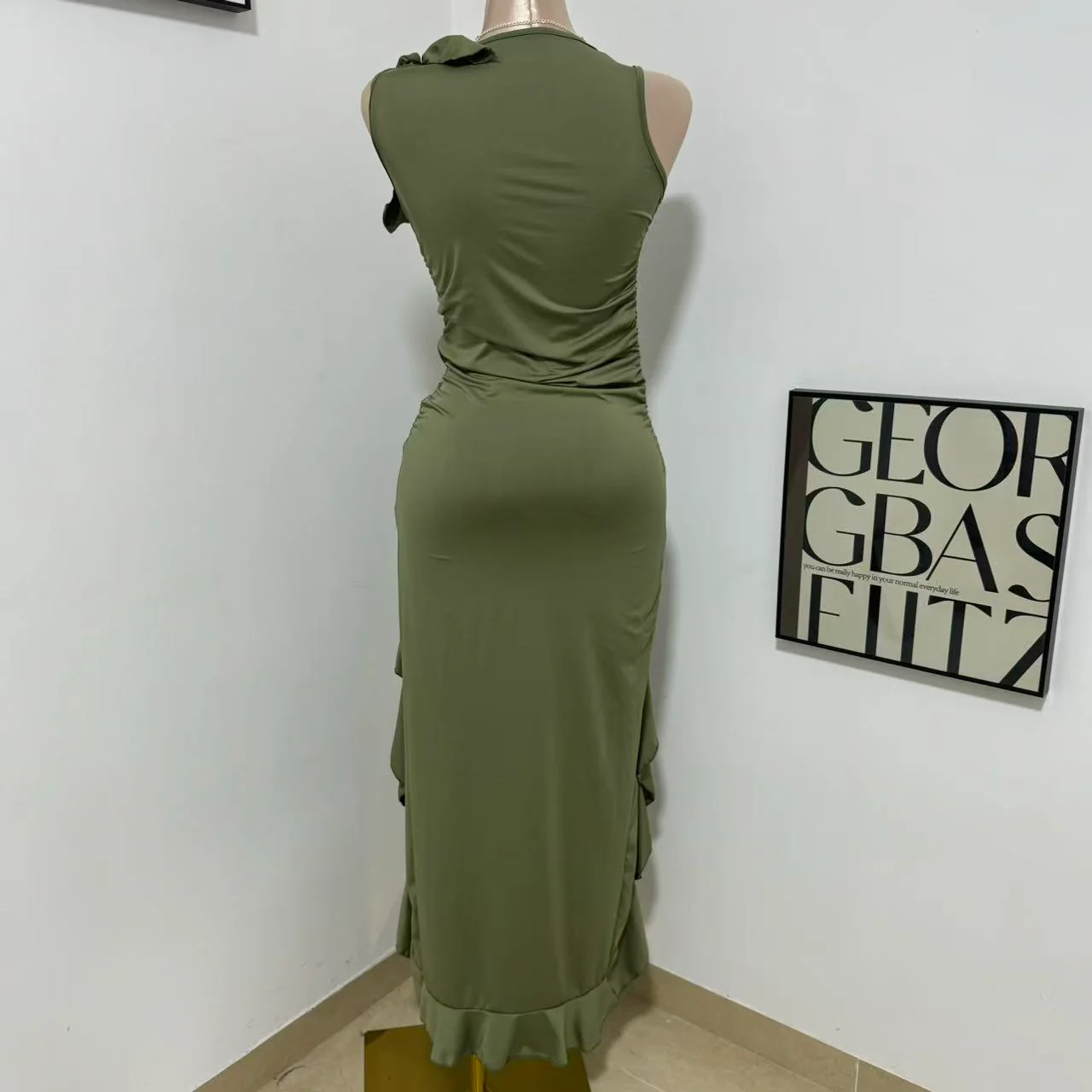 Sleeveless Long Round-Neck Dress - Image 3
