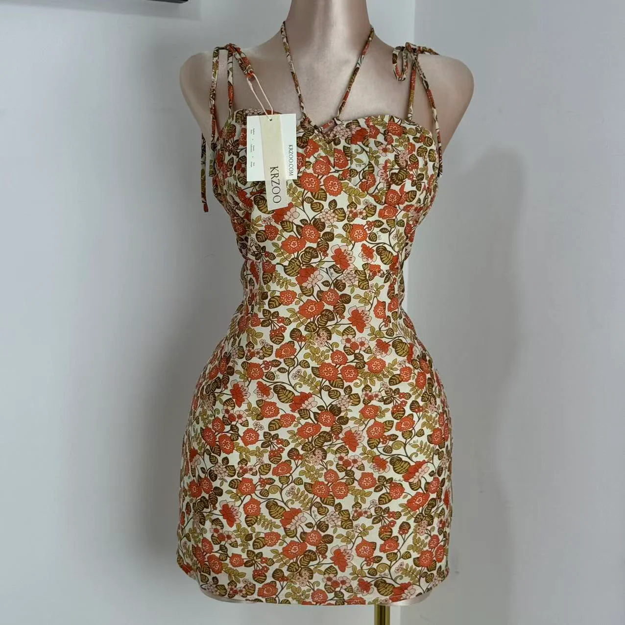 Slimming Printed Spaghetti-Strap Dress