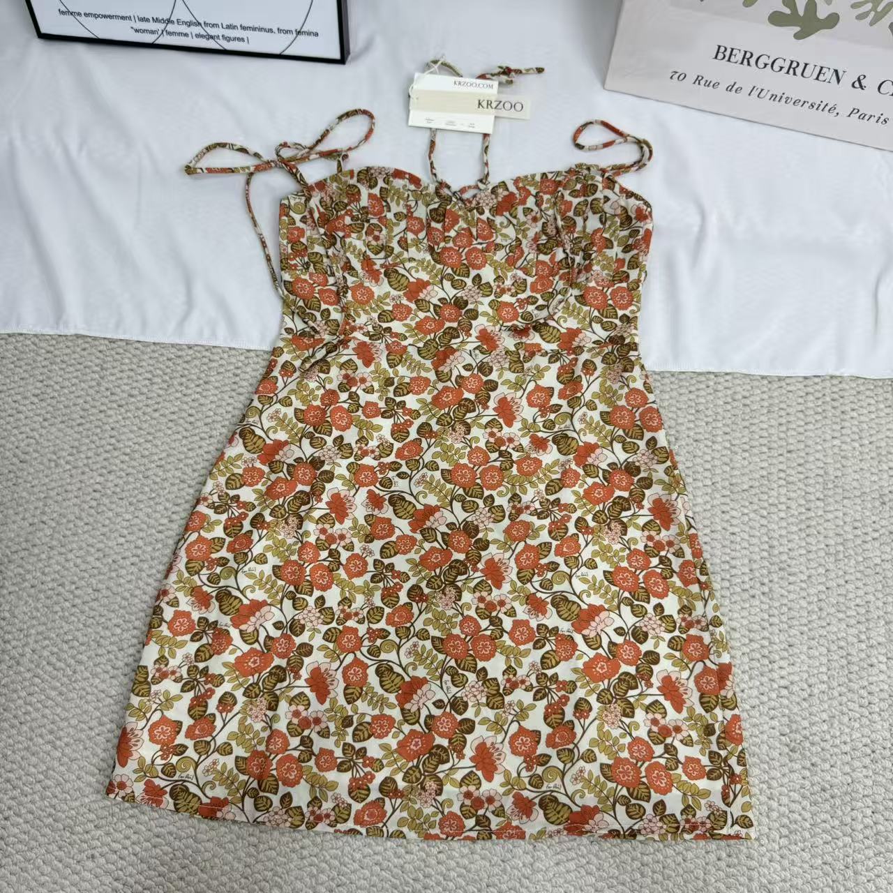 Slimming Printed Spaghetti-Strap Dress - Image 3
