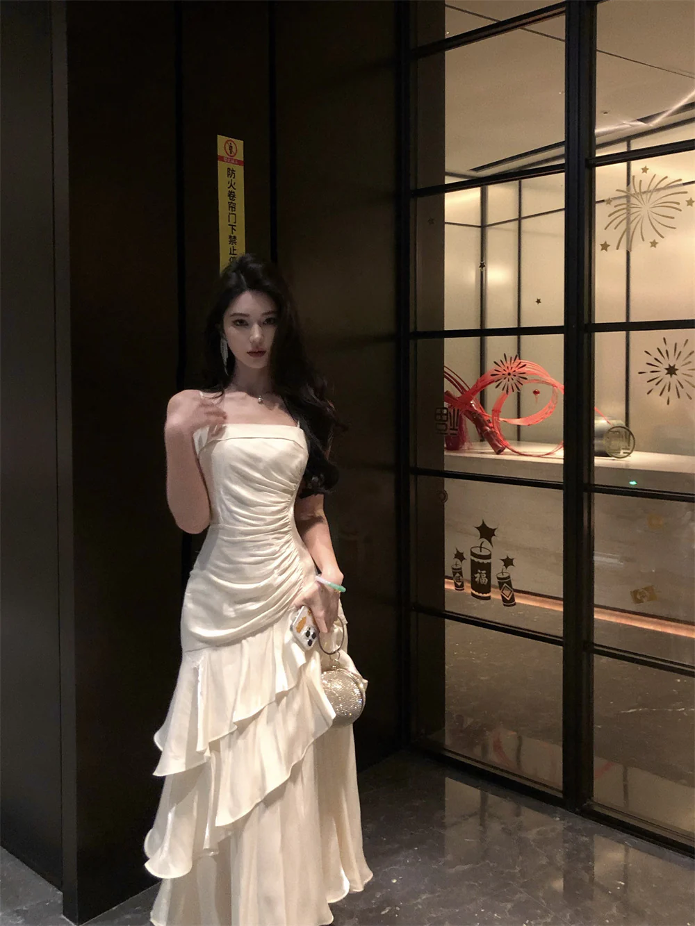 Tight-Waist Netted Figure-Hugging Dress - White - Image 4