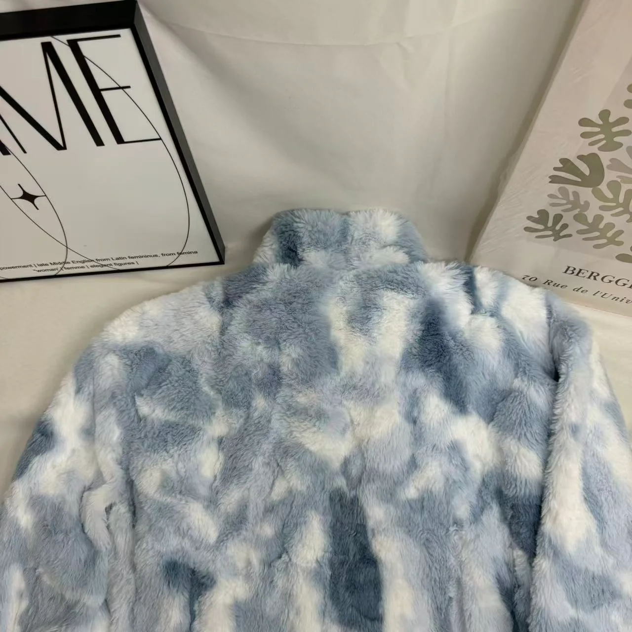 Tie-Dye Gradient Faux Lambswool Padded Jacket - Image 7