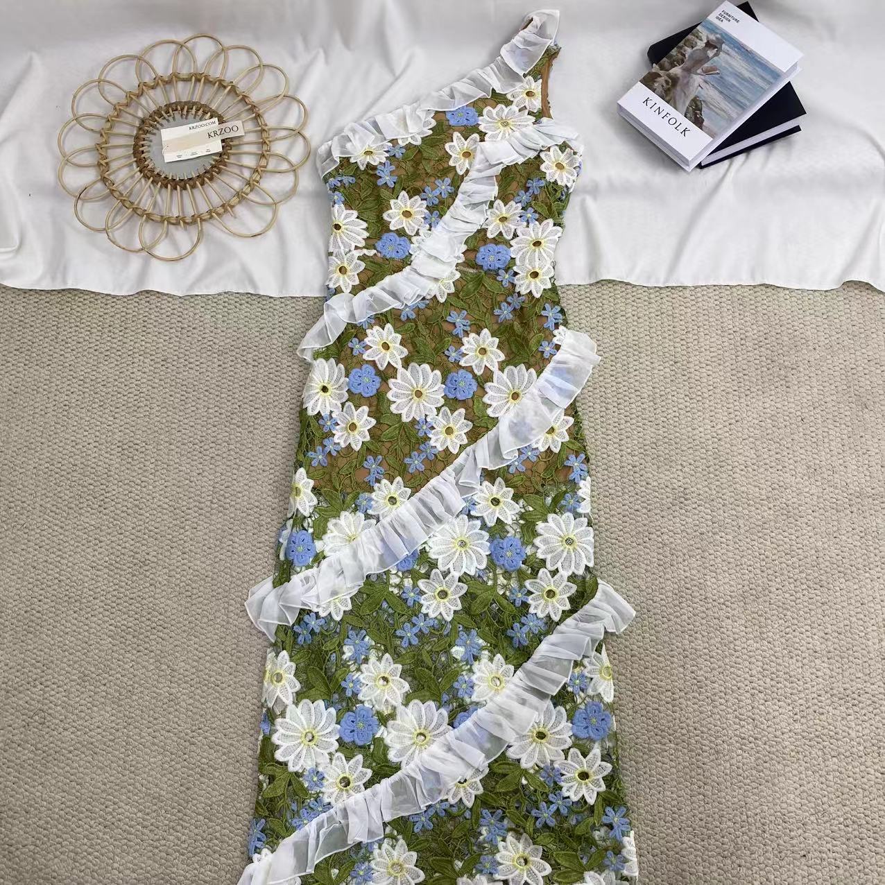 Two-Tone Lace Dress - Image 2