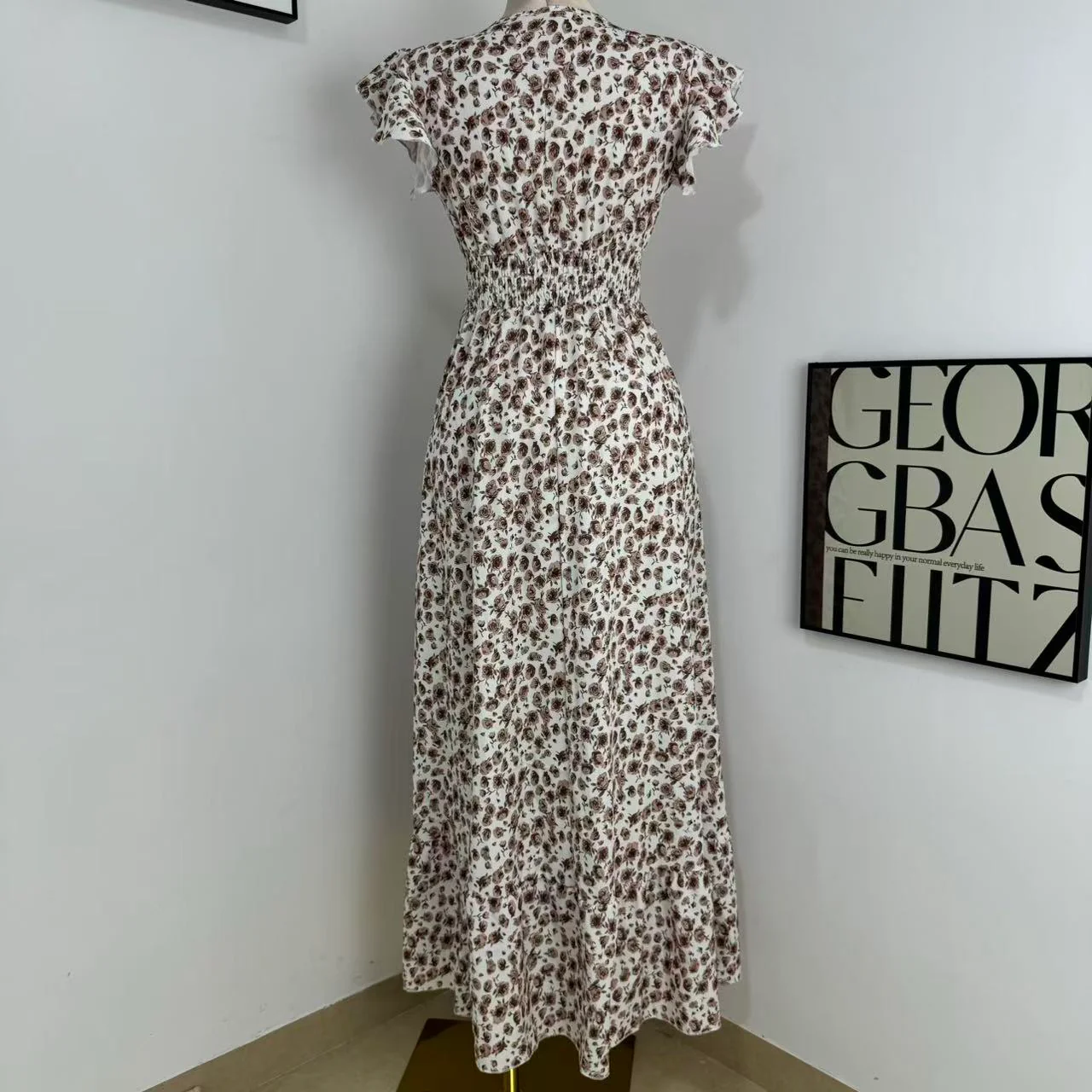V-Neck Floral Print Dress - Image 3
