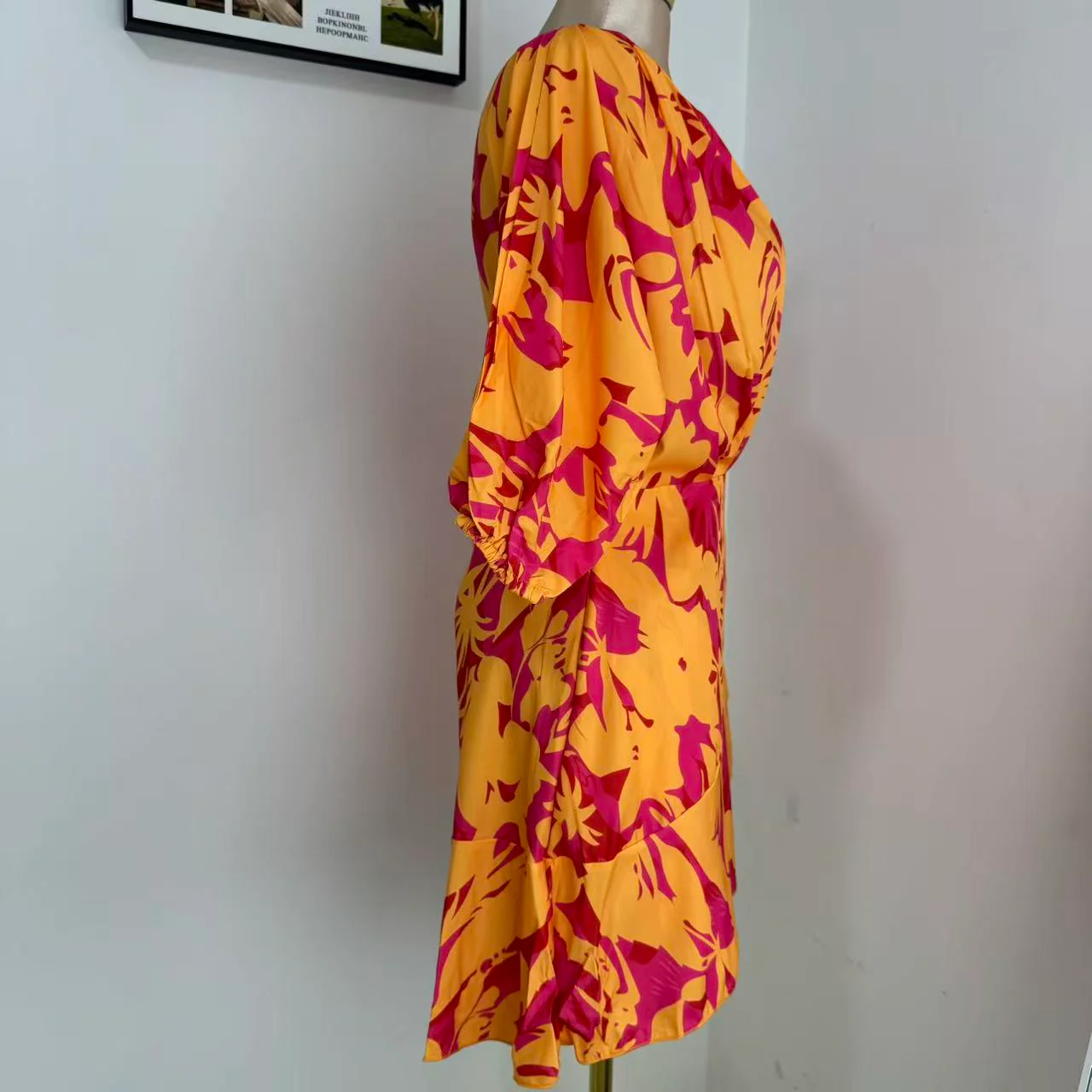 V-Neck Loose-Fit Batwing Sleeve Printed Dress - Image 2