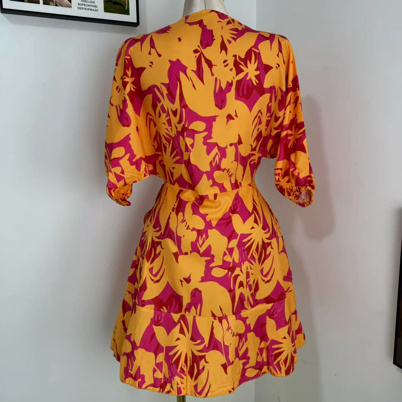 V-Neck Loose-Fit Batwing Sleeve Printed Dress - Image 3