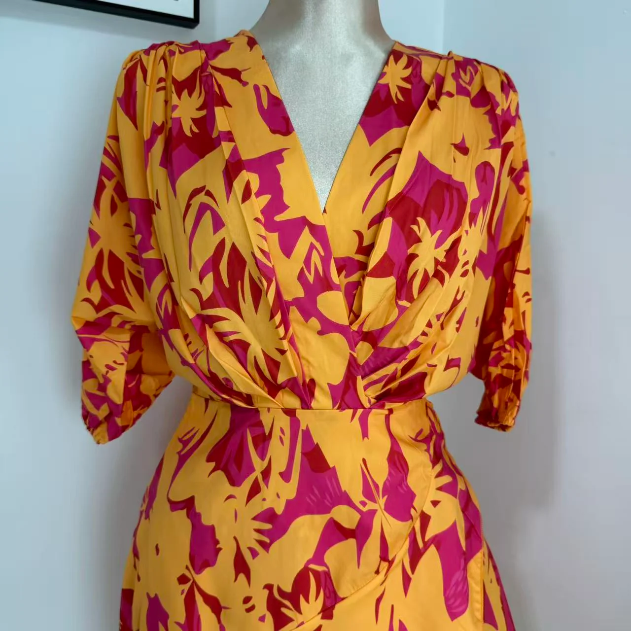 V-Neck Loose-Fit Batwing Sleeve Printed Dress - Image 4