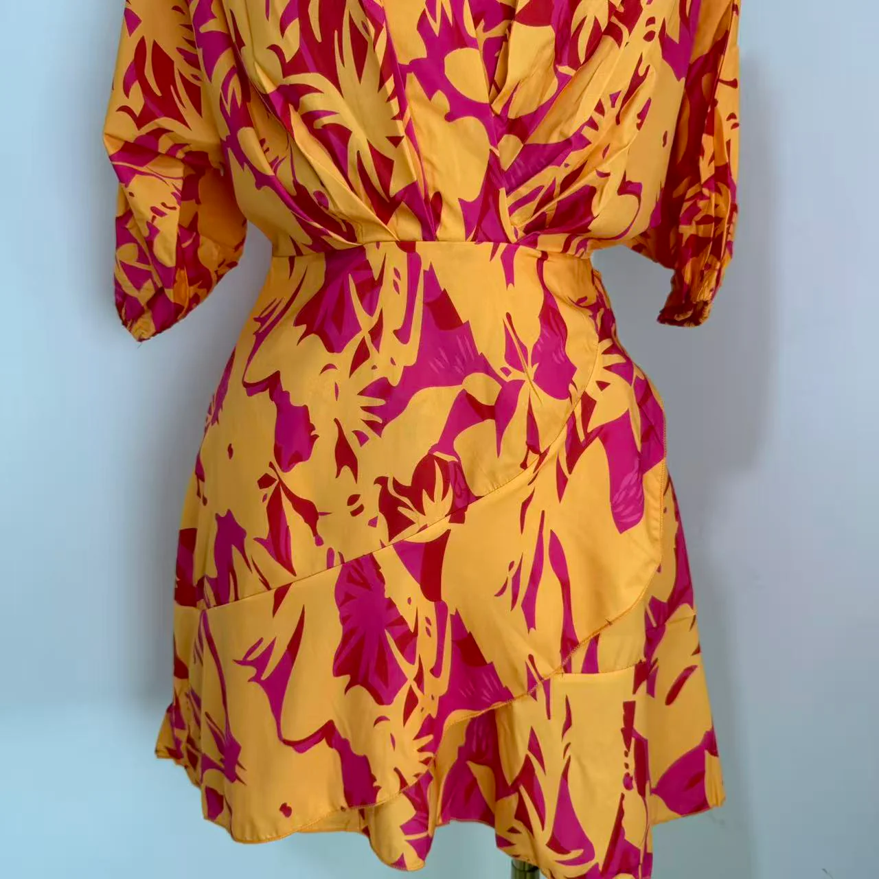 V-Neck Loose-Fit Batwing Sleeve Printed Dress - Image 5