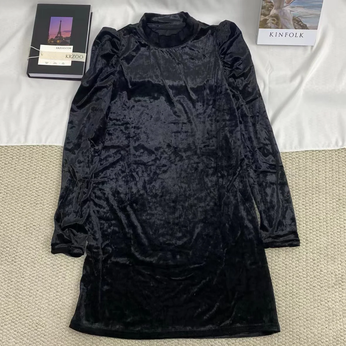 Velvet Dress With Puff Sleeves - Image 2